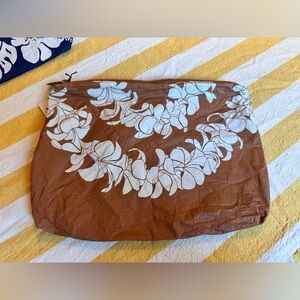 NWT ALOHA MID POUCH BROWN AND WHITE
